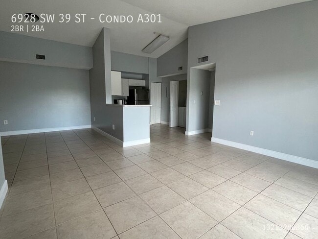 Building Photo - 6928 SW 39th St
