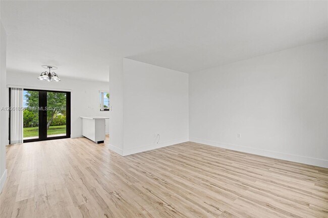 Foto del edificio - 5110 SW 106th Ave