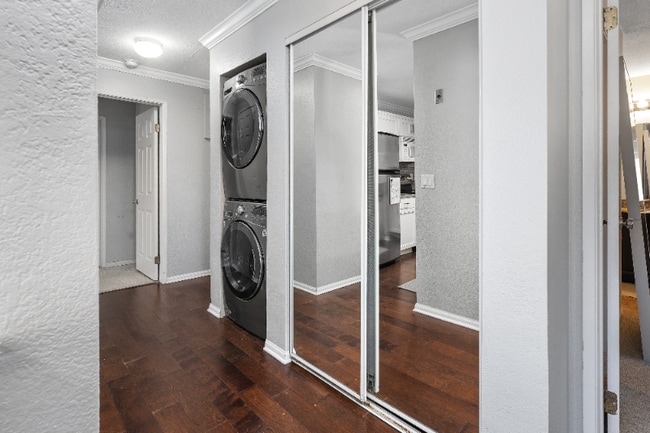 Building Photo - 3550 Lebon Dr
