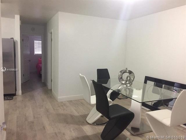 Foto del edificio - 573 E 8th St