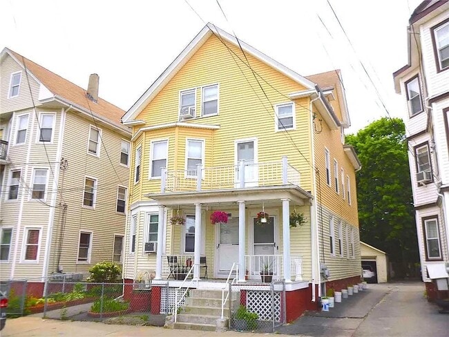 Building Photo - 124 Jewett St