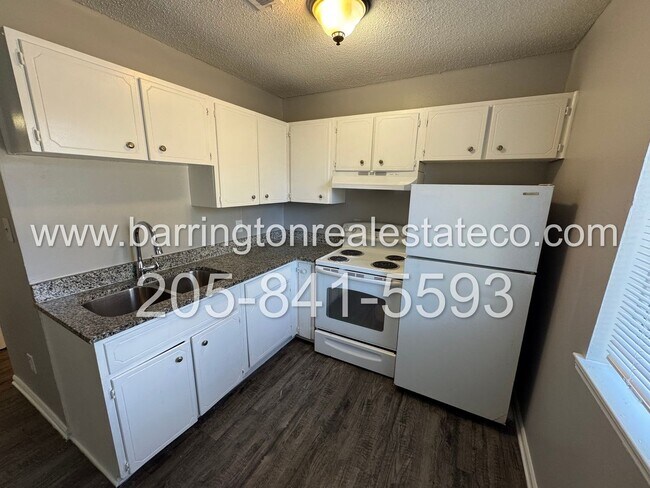 Building Photo - 908 4th Ave W