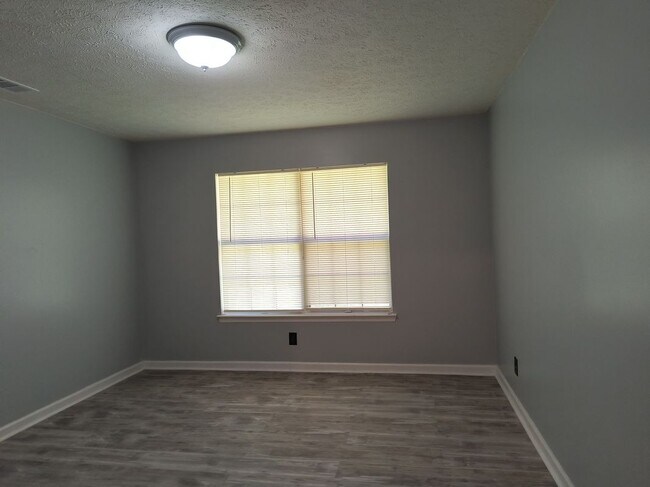 Foto del edificio - 236 Forest Ridge Dr