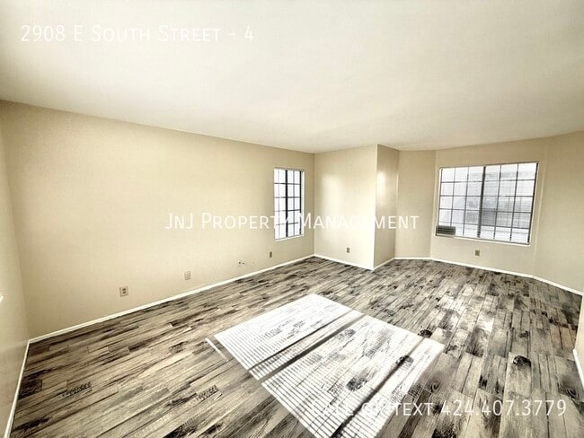 Foto del edificio - 2908 E South St