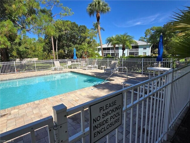 Foto del edificio - 5741 Whitaker Rd