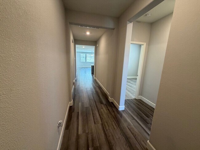 Foto del edificio - 3 bed/ 2 bath Reno home available in the Wild Stallion Estates