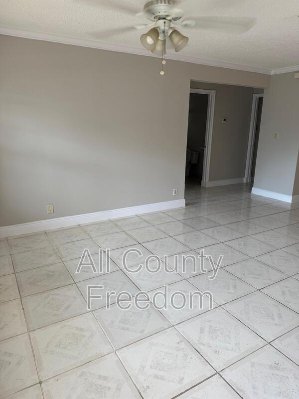 Foto del edificio - 9404 NW 70th St