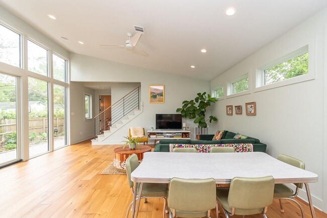 Building Photo - CHARMING, MODERN, CUSTOM HOME IN MID-CITY FOR RENT