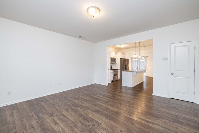Foto del edificio - 2BR/2.5BA Townhome in Pineville- Tucked in...