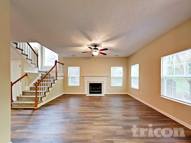 Foto del edificio - 9304 Twin Trail Dr
