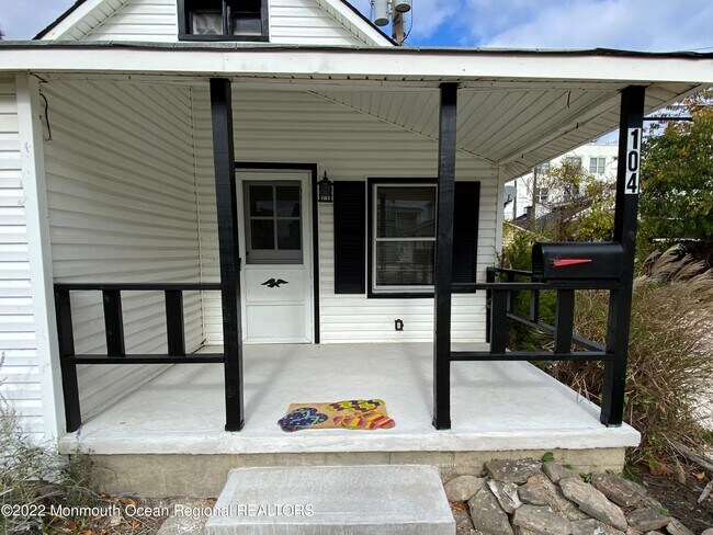 Foto del edificio - 104 11th Ave