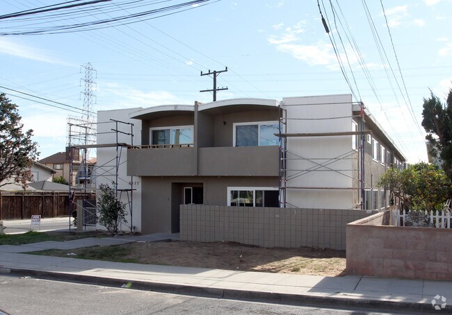 Primary Photo - 2522 Carnegie Ln