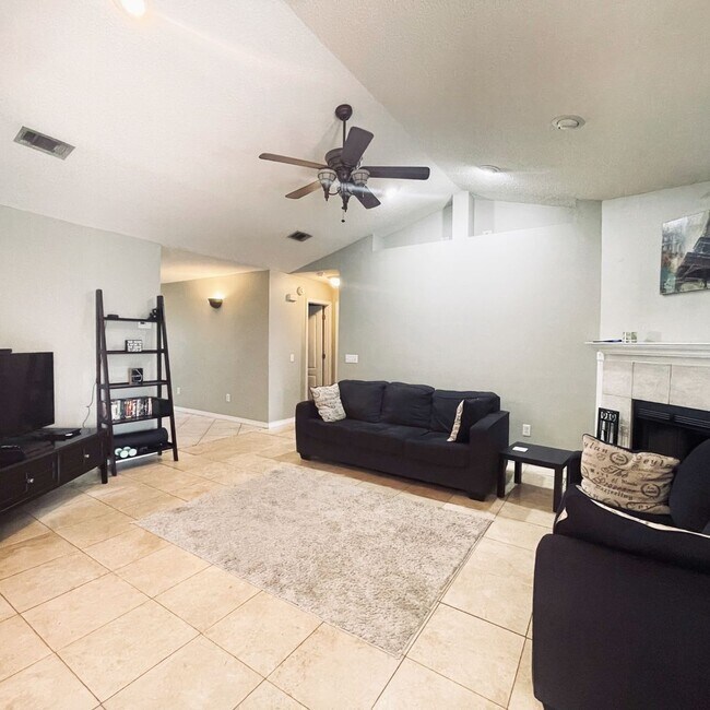 Building Photo - 3bedroom in Fort Walton