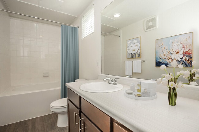 Foto del edificio - McKinney Falls Apartments- Income Restricted