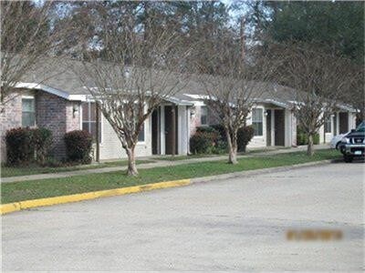 Building Photo - 2800 N Winfree St