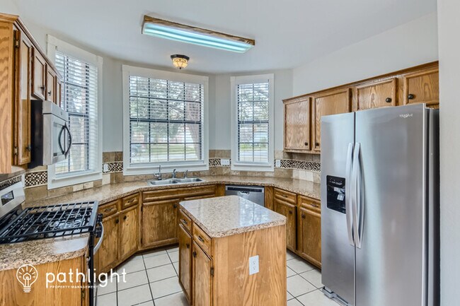 Foto del edificio - 1401 Deepwoods Trail, Leander, TX, 78641