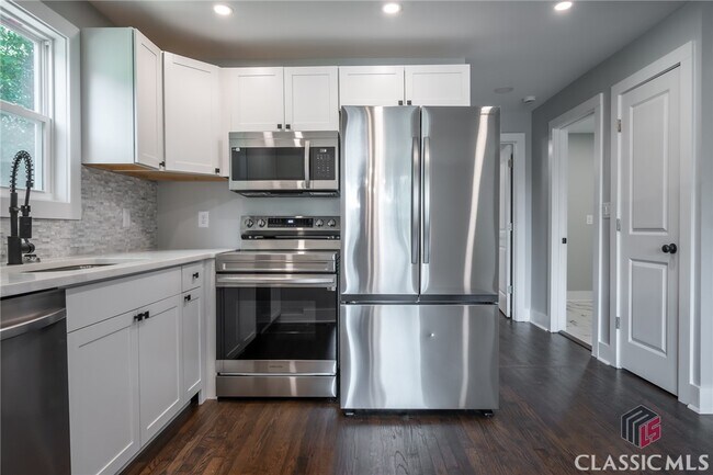 Foto del edificio - 495 Clover St