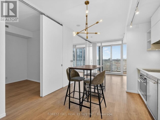 Building Photo - 125 Peter St