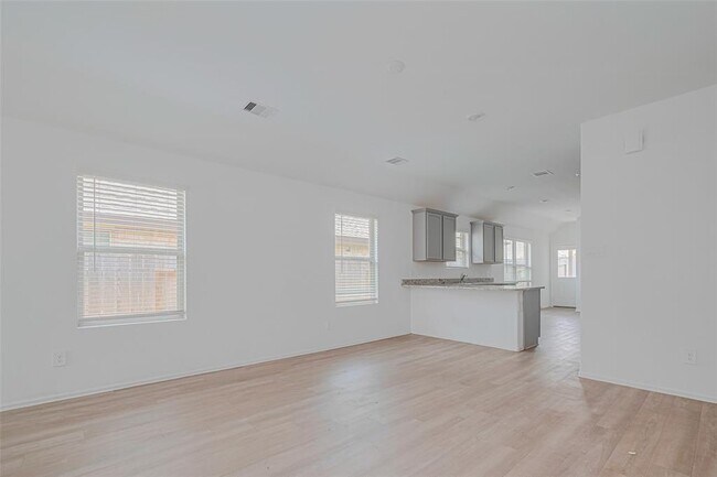 Building Photo - 18439 Summit Ranch Dr