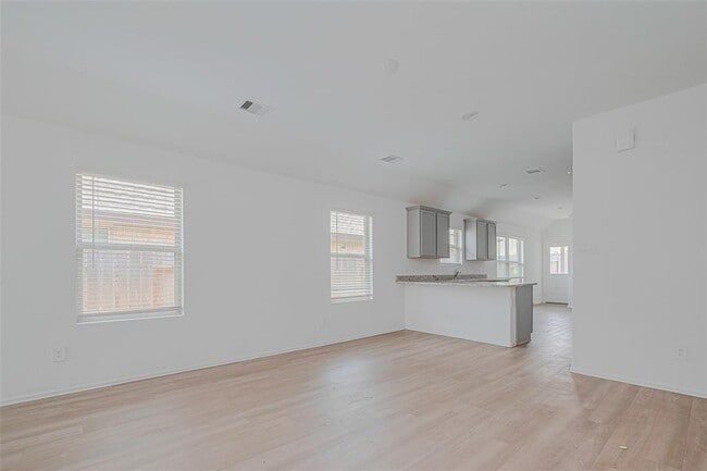 Foto del edificio - 18439 Summit Ranch Dr