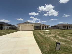 Building Photo - 117 Growers Ave