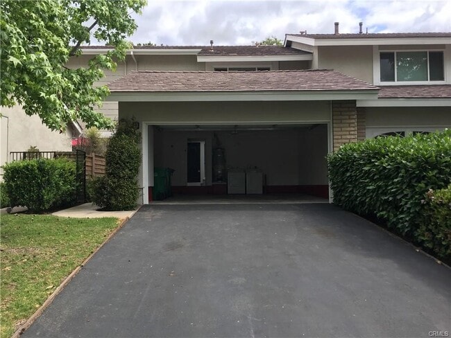 Building Photo - 61 Ashbrook