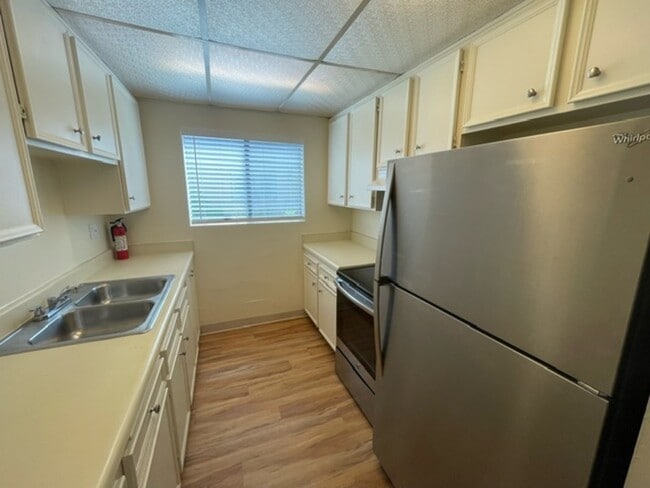 Foto del edificio - 2920 Briarwood Rd