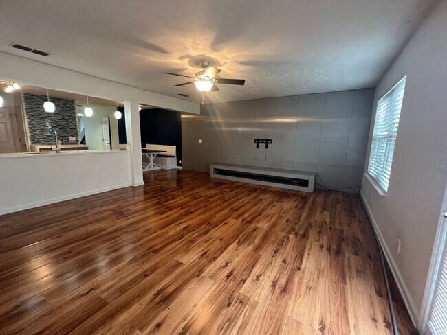 Foto del edificio - CONVIENT... TOWNHOME 2 BEDROOM 2.5 BATH