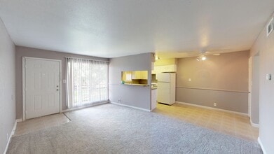 Building Photo - 1305 Memorial Dr