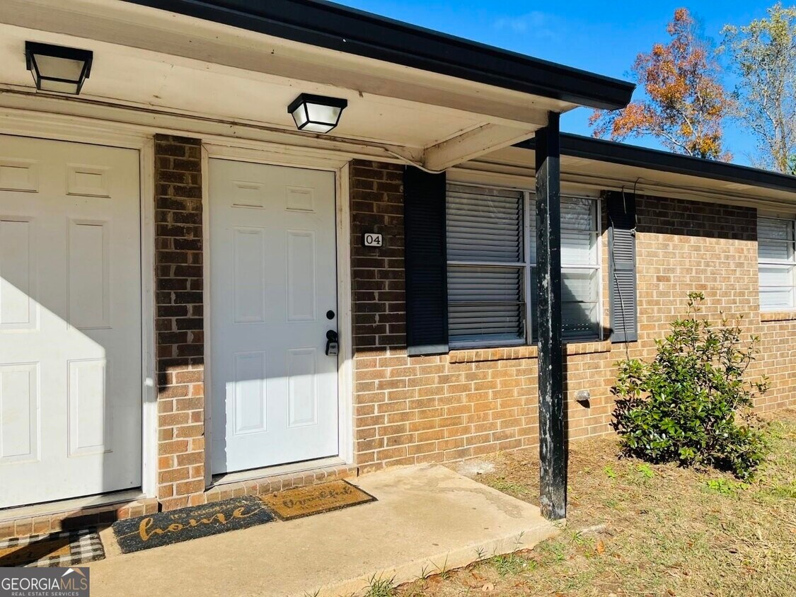 405 Jefferson St Unit 04, Griffin, GA 30223 Room for Rent in Griffin