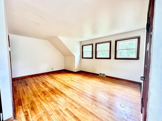 Building Photo - 3137 N 87th St