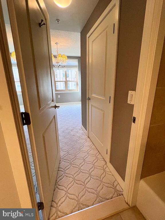 Building Photo - 888 N Quincy St