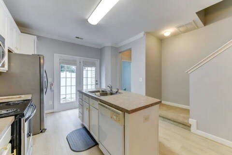 Building Photo - 4644 Stoney Branch Dr