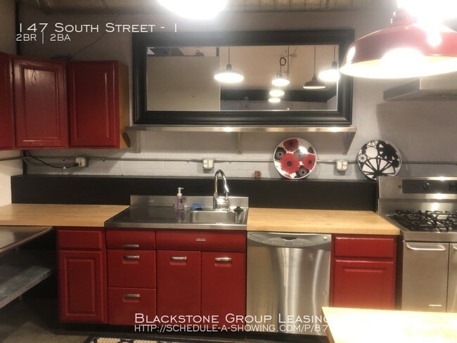 Building Photo - 147 South Street