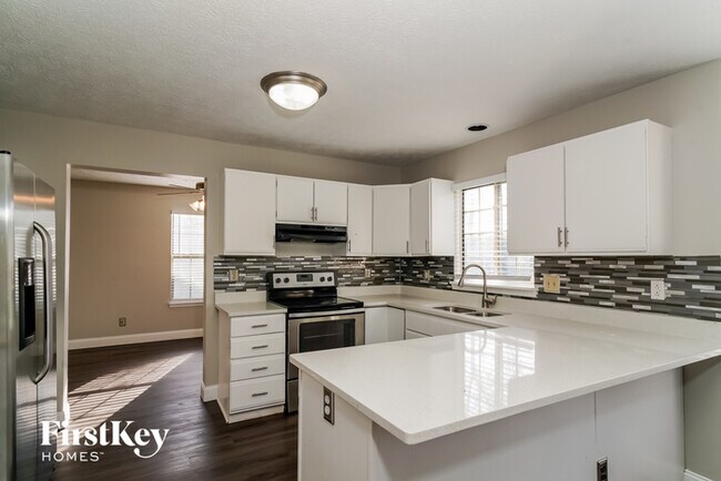 Building Photo - 10145 Park Valley Dr