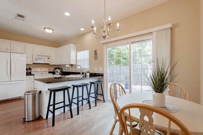 Building Photo - Furnished Rental