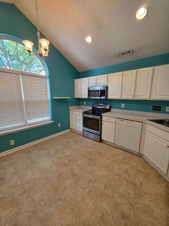 Foto del edificio - 2/3 BR in Rachel's Keep Community!