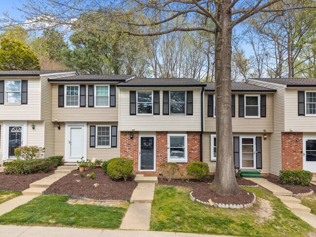 Foto del edificio - 7716 Sandra Ln