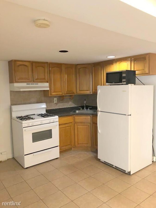 Building Photo - 2 br, 1 bath  - 3045 Hobart St Apt.1