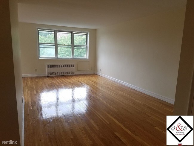 Foto del edificio - 3240 Irwin Ave