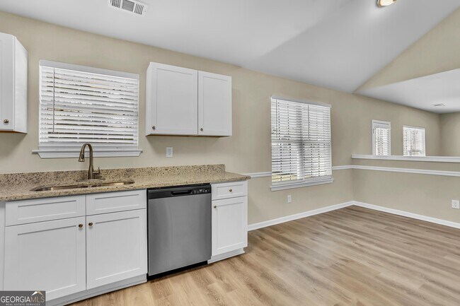 Building Photo - 5595 Wellborn Creek Dr
