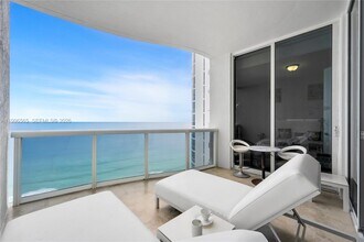 Building Photo - 15901 Collins Ave