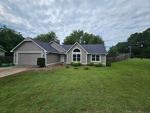 Building Photo - 1309 E Amber Dr