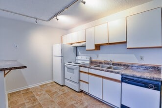Building Photo - 6810-6810 63rd Ave N