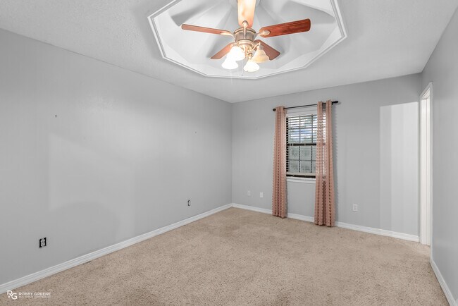 Foto del edificio - 5709 Bluebonnett Dr