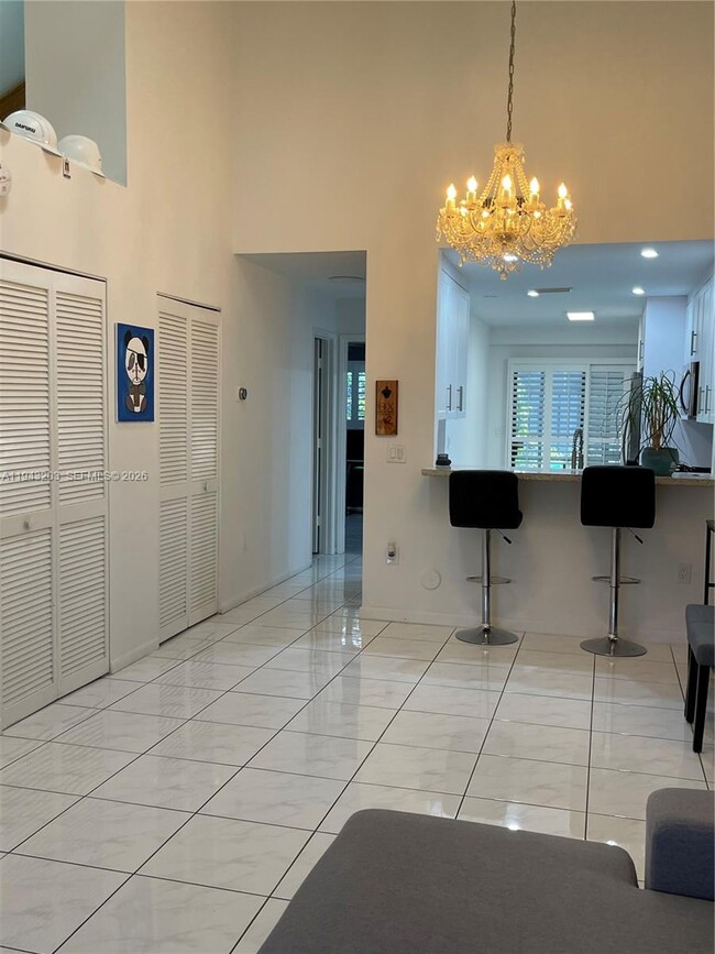 Building Photo - 1625 N 15th Terrace