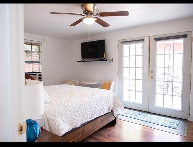 Building Photo - 2951 Iola St