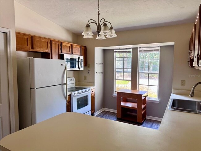 Foto del edificio - 329 NW 48th Blvd