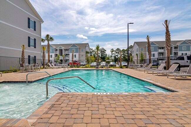 Foto del edificio - The Pointe Grand Apartment Homes