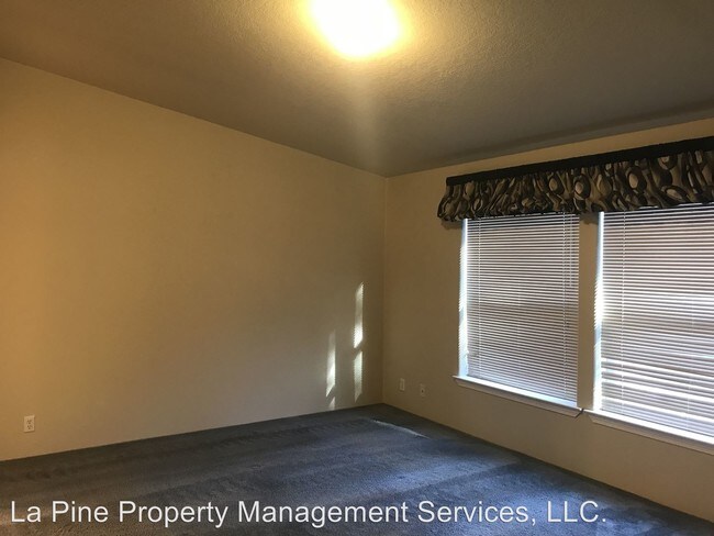 Building Photo - 16030 Del Pino Dr